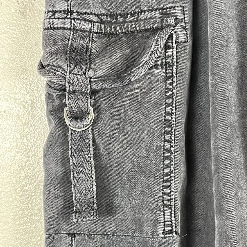 American Eagle Women’s 4 Short Cargo Pants Gray Stretch Utility Y2K